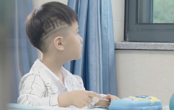 一年級孩子上課注意力不集中的表現